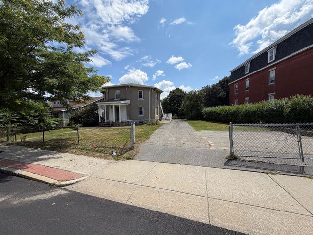 312 Plantation St, Worcester, MA 01604