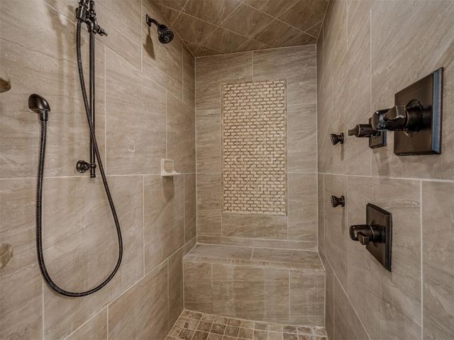 4633 Olde Village Circle, Edmond, OK 73013