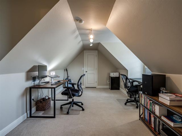 4633 Olde Village Circle, Edmond, OK 73013