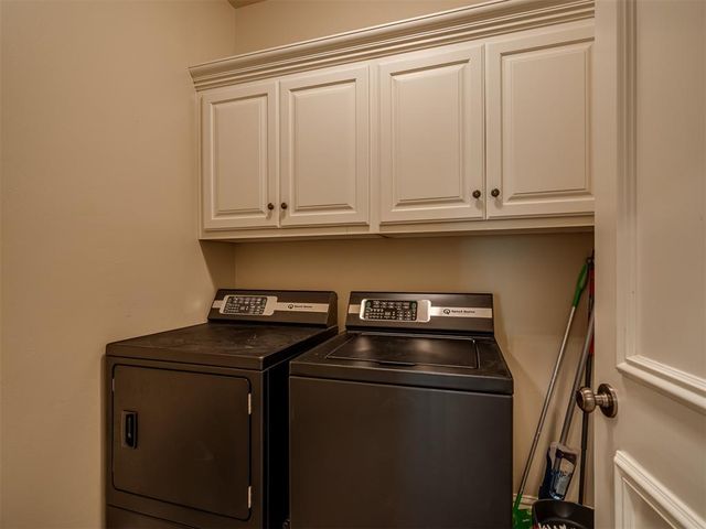 4633 Olde Village Circle, Edmond, OK 73013