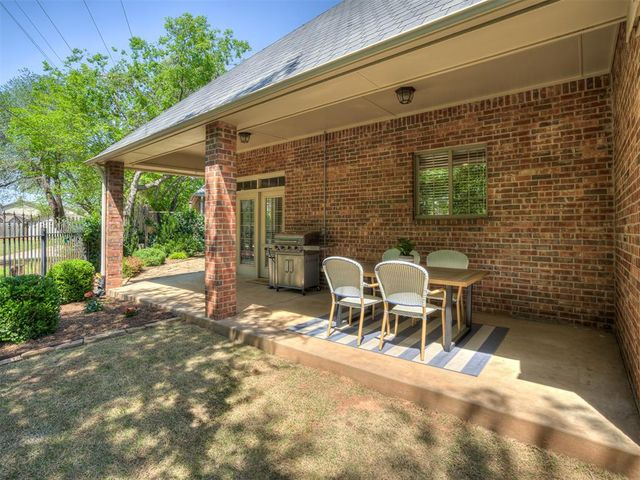 4633 Olde Village Circle, Edmond, OK 73013