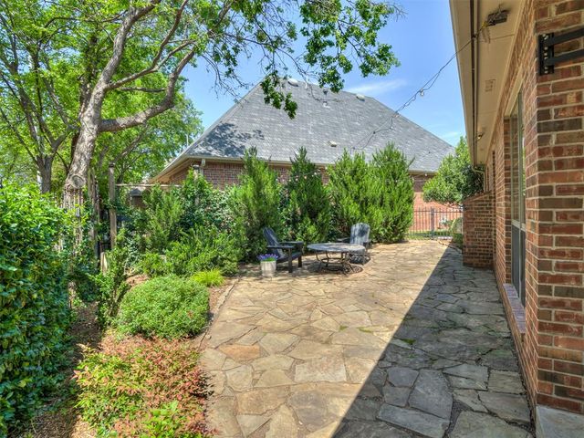 4633 Olde Village Circle, Edmond, OK 73013