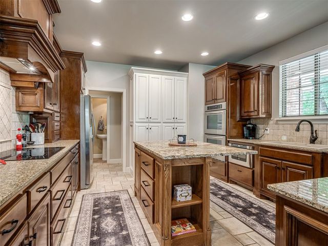 4633 Olde Village Circle, Edmond, OK 73013