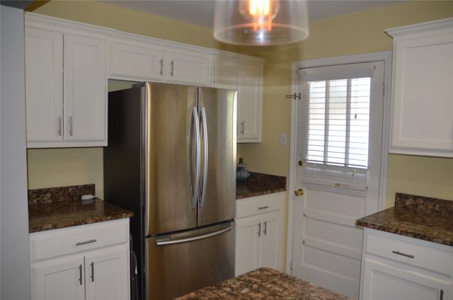 7935 Royal Lane 217, Dallas, TX 75230