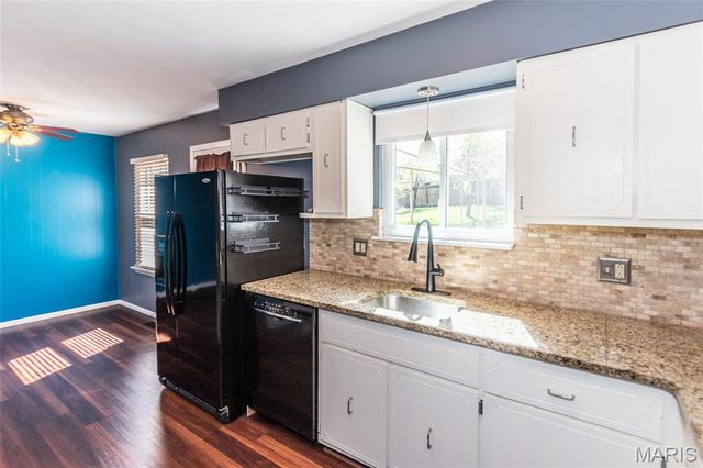 1912 High Cliff Drive, Fenton, MO 63026