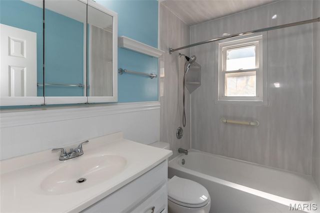 1912 High Cliff Drive, Fenton, MO 63026