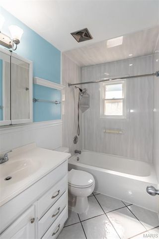 1912 High Cliff Drive, Fenton, MO 63026