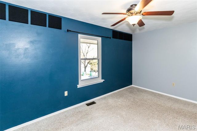 1912 High Cliff Drive, Fenton, MO 63026