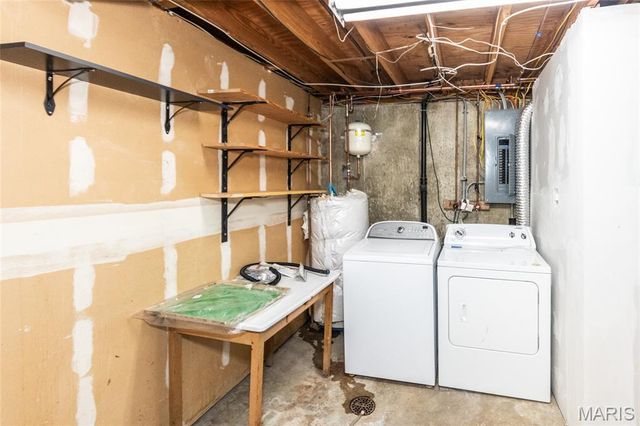 1912 High Cliff Drive, Fenton, MO 63026