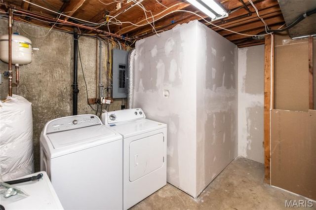 1912 High Cliff Drive, Fenton, MO 63026