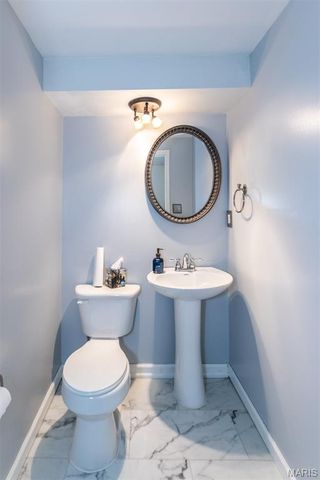 1912 High Cliff Drive, Fenton, MO 63026