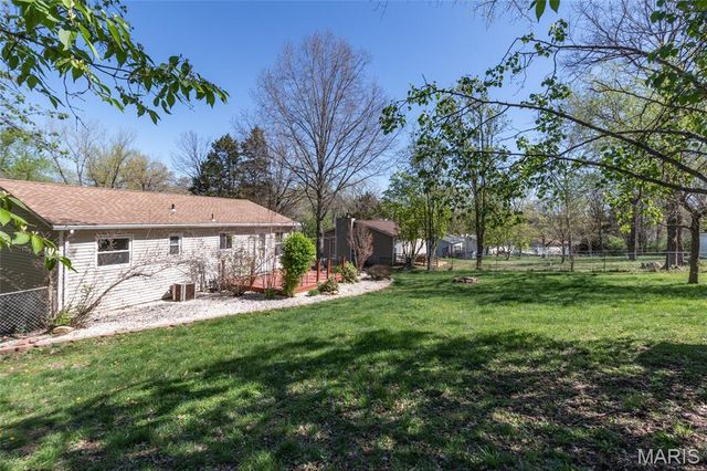 1912 High Cliff Drive, Fenton, MO 63026