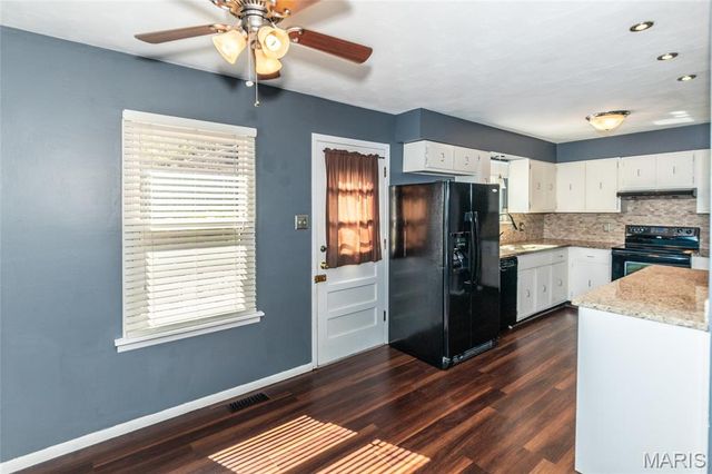 1912 High Cliff Drive, Fenton, MO 63026