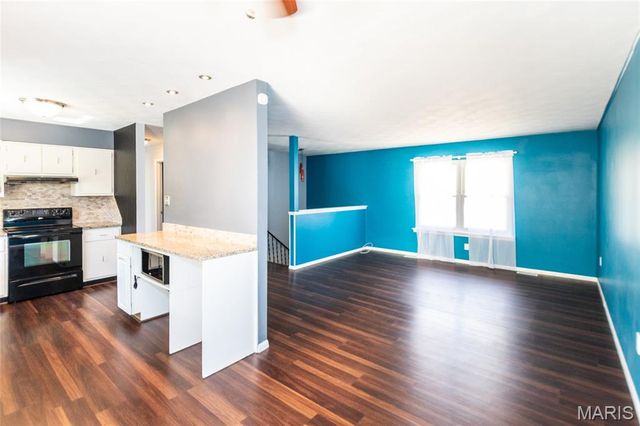 1912 High Cliff Drive, Fenton, MO 63026