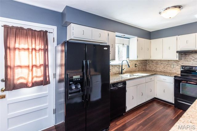 1912 High Cliff Drive, Fenton, MO 63026