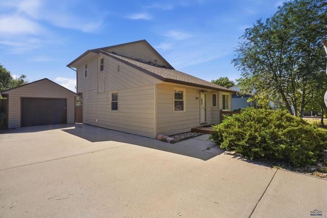 802 ROBAIX DR, Rapid City, SD 57702