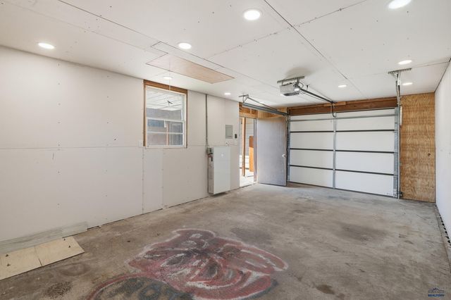 802 ROBAIX DR, Rapid City, SD 57702