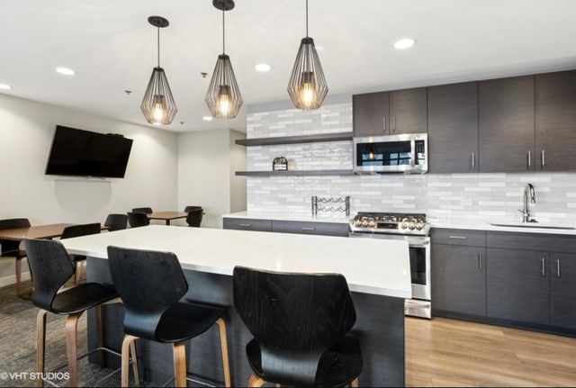 1250 S Michigan Avenue 1400, Chicago, IL 60605