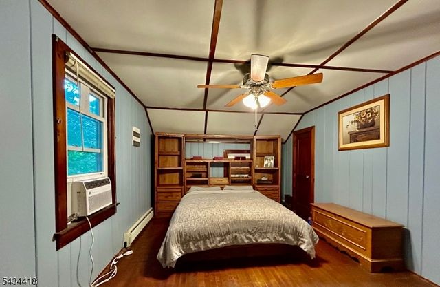 17 Highland Rd, Bloomingdale Boro, NJ 07403