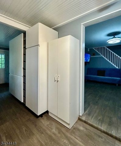 17 Highland Rd, Bloomingdale Boro, NJ 07403