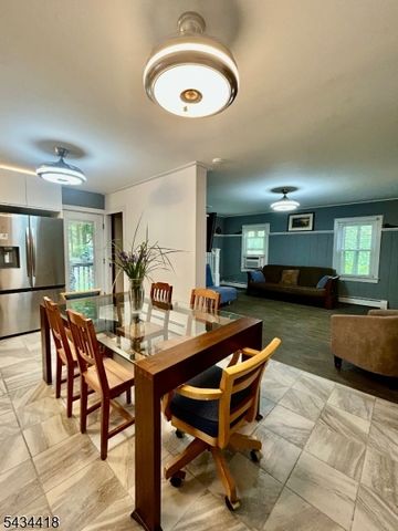 17 Highland Rd, Bloomingdale Boro, NJ 07403
