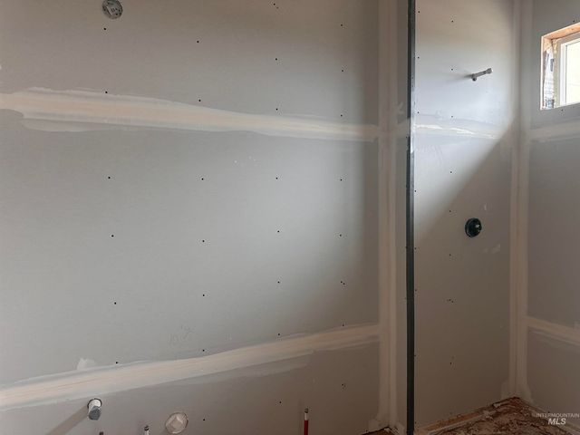 27365 Iron Horse Dr, Caldwell, ID 83607