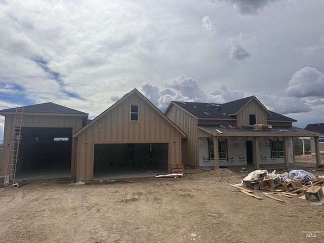 27365 Iron Horse Dr, Caldwell, ID 83607