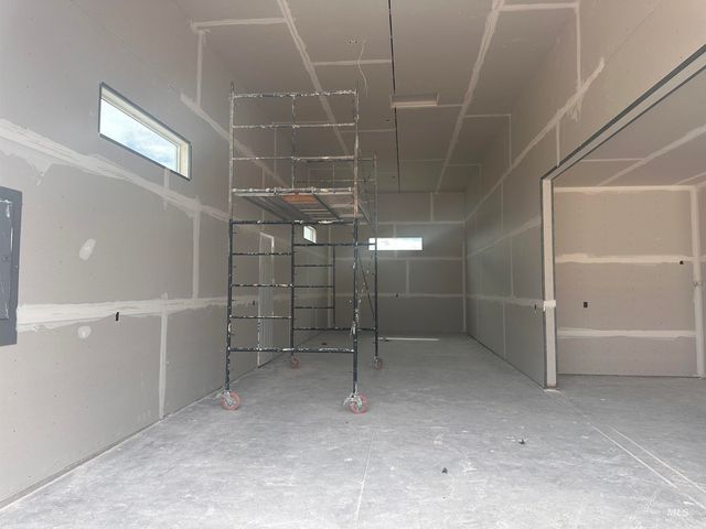 27365 Iron Horse Dr, Caldwell, ID 83607