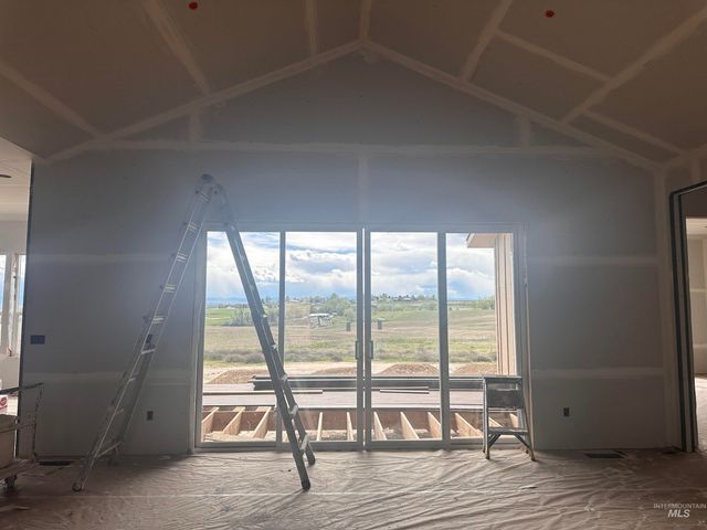 27365 Iron Horse Dr, Caldwell, ID 83607