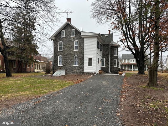 343 MAIN ST, Red Hill, PA 18076