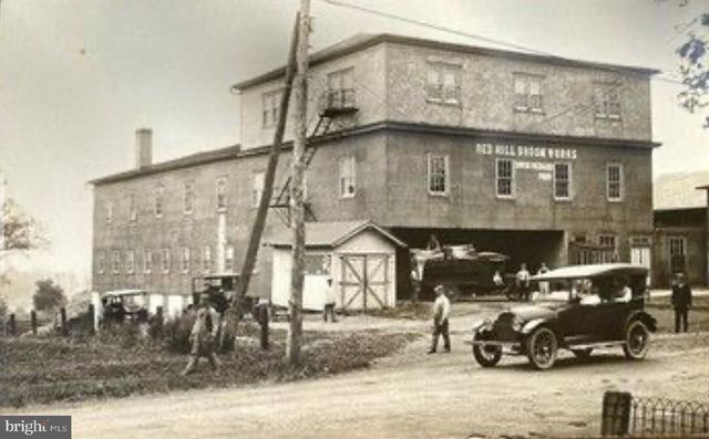 343 MAIN ST, Red Hill, PA 18076