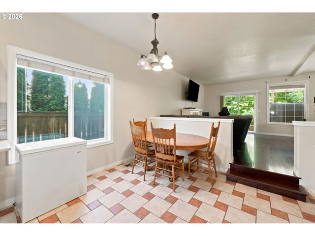 4398 SPRING MEADOW Ave, Eugene, OR 97404