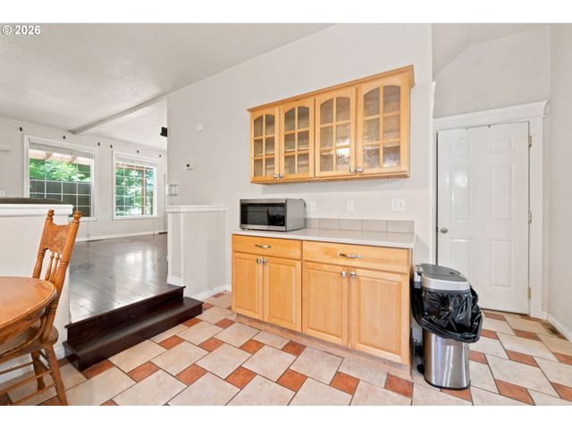 4398 SPRING MEADOW Ave, Eugene, OR 97404