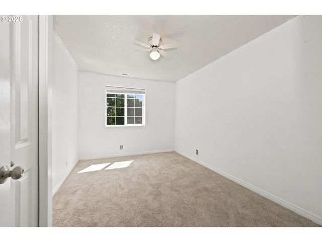4398 SPRING MEADOW Ave, Eugene, OR 97404