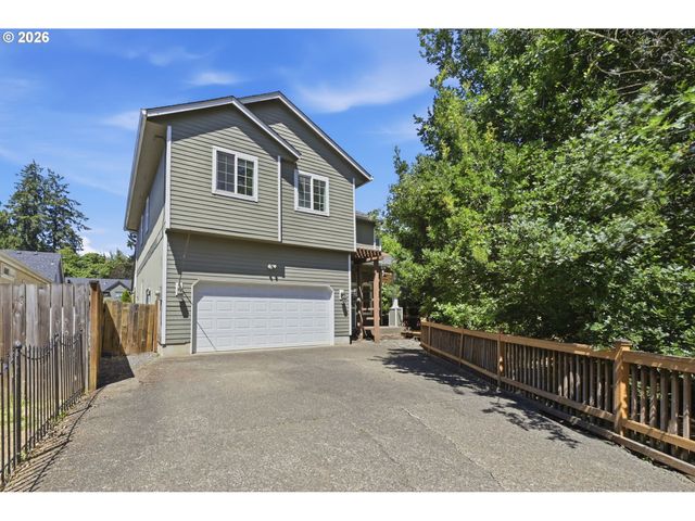 4398 SPRING MEADOW Ave, Eugene, OR 97404