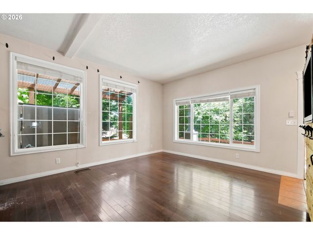 4398 SPRING MEADOW Ave, Eugene, OR 97404