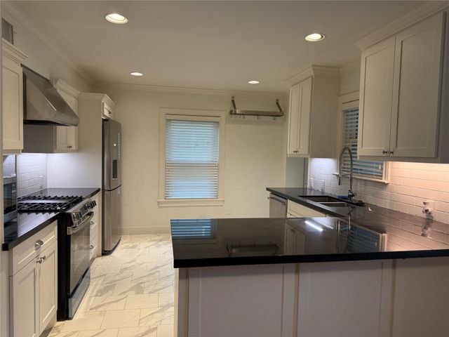 2312 Watts Street, Houston, TX 77030