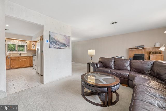 10 PASADENA DR, Hamilton, NJ 08619