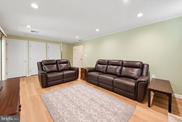 10 PASADENA DR, Hamilton, NJ 08619