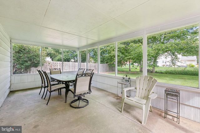 10 PASADENA DR, Hamilton, NJ 08619