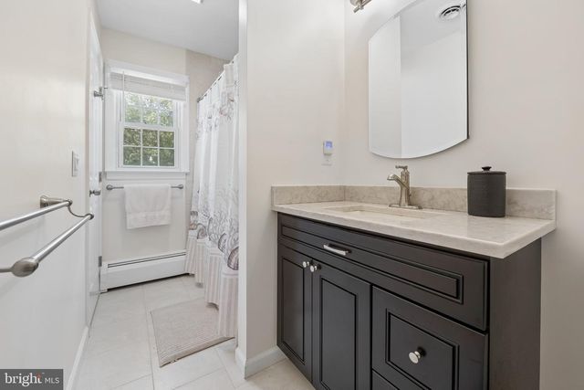 10 PASADENA DR, Hamilton, NJ 08619