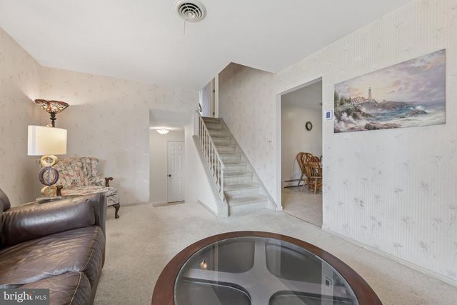 10 PASADENA DR, Hamilton, NJ 08619