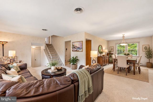 10 PASADENA DR, Hamilton, NJ 08619