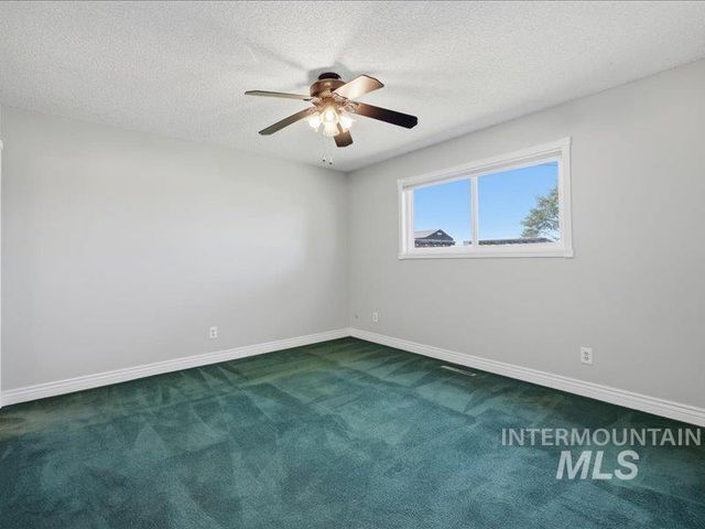 13430 Dunn Dr, Caldwell, ID 83607