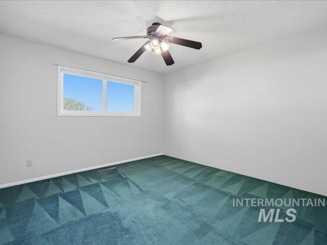 13430 Dunn Dr, Caldwell, ID 83607