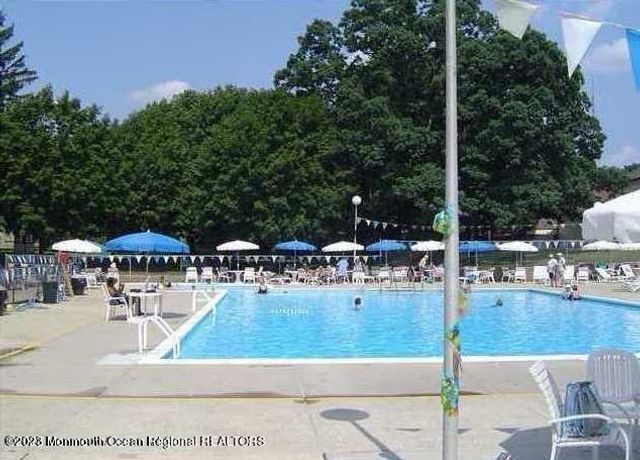 5 Pine Cluster Circle J, Manalapan, NJ 07726
