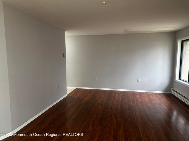 5 Pine Cluster Circle J, Manalapan, NJ 07726