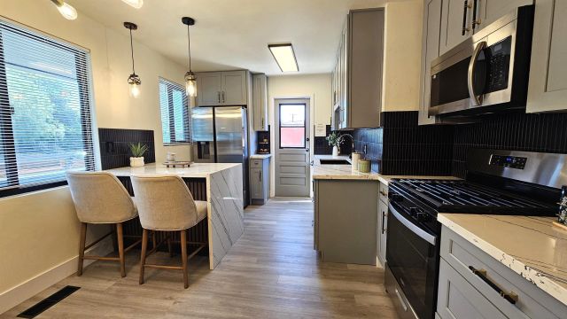 1948 Westinghouse St, San Diego, CA 92111