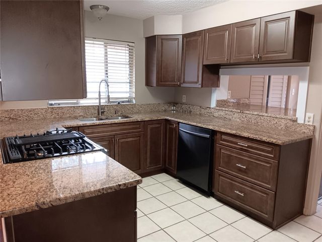 929 E CITRUS AVENUE, Eustis, FL 32726