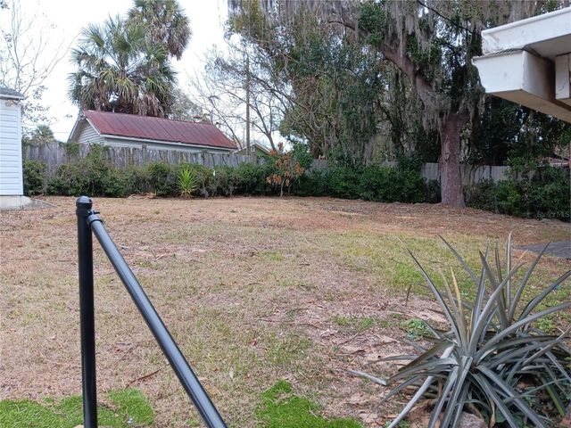 929 E CITRUS AVENUE, Eustis, FL 32726